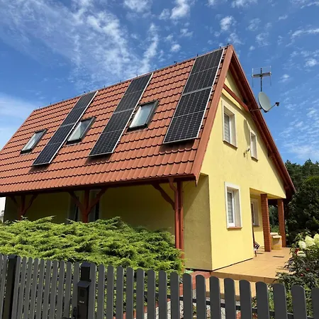 Holiday home Zajecza Zagroda - Caly Dom Na Wylacznosc Nad Jeziorem Lincjusz, 0,5ha Sadu I Lasu Miastko (Leszno)